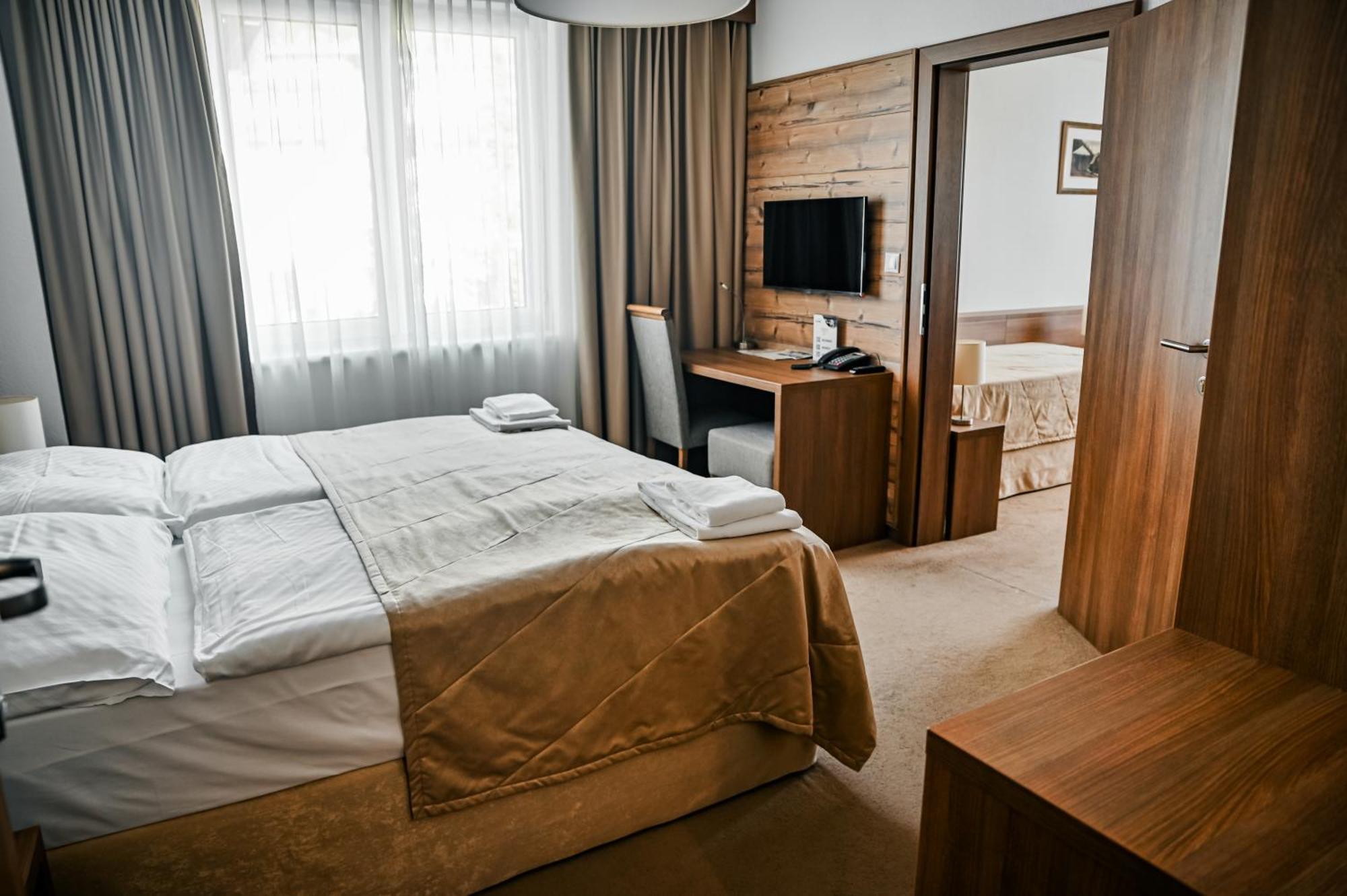 Sport Hotel *** โดโนวาลี ภายนอก รูปภาพ