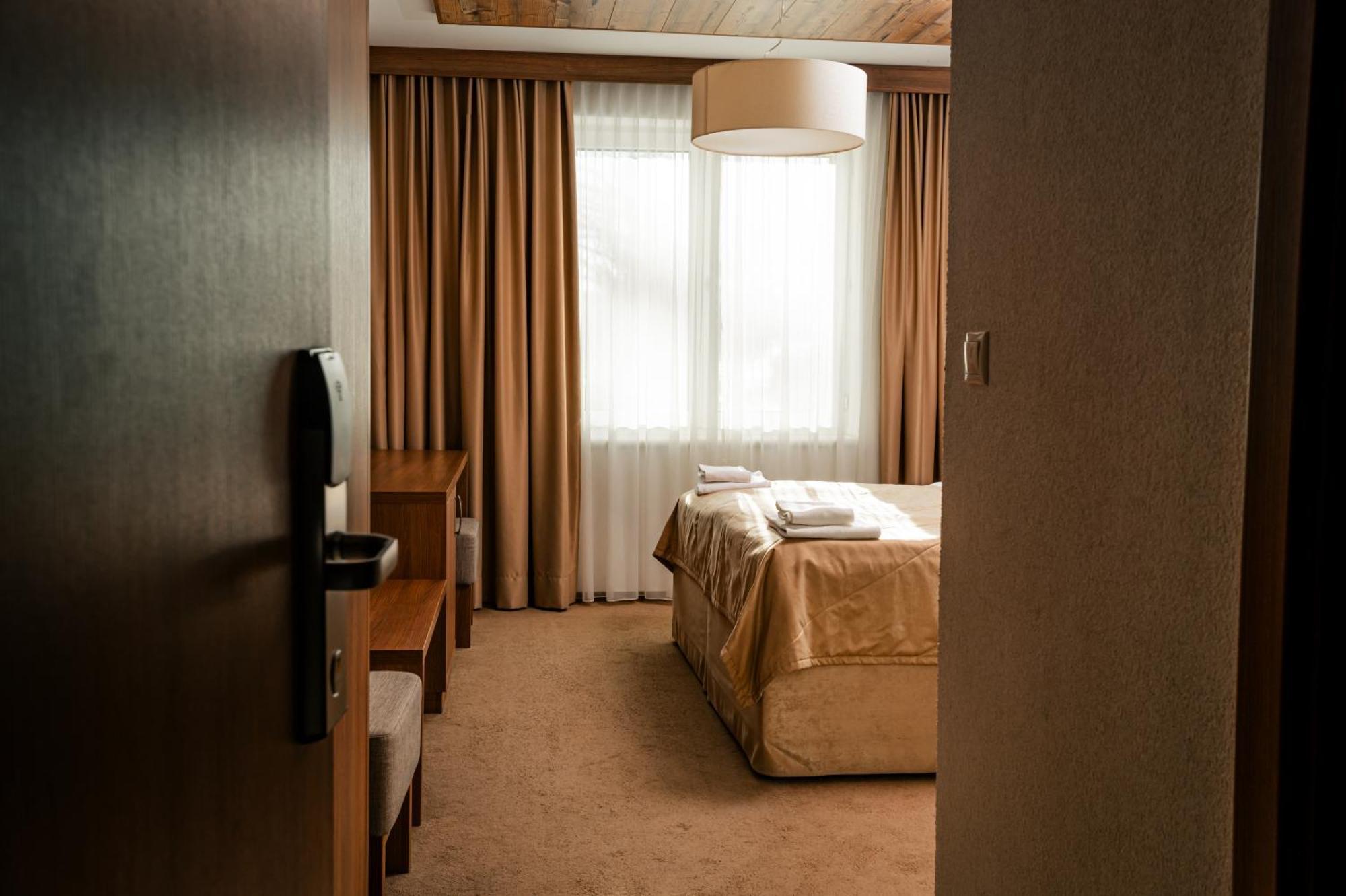 Sport Hotel *** โดโนวาลี ภายนอก รูปภาพ