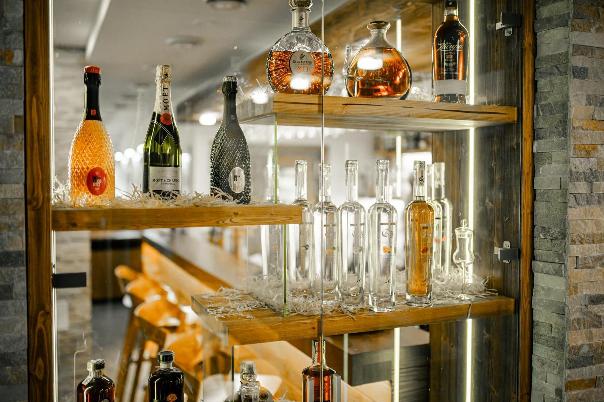 Sport Hotel *** โดโนวาลี ภายนอก รูปภาพ